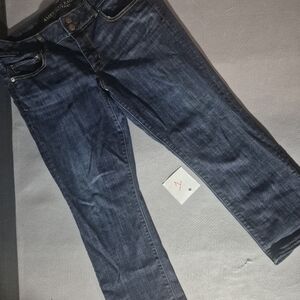 American Eagle Outfitters Women's Dark Blue Cropped Jeans